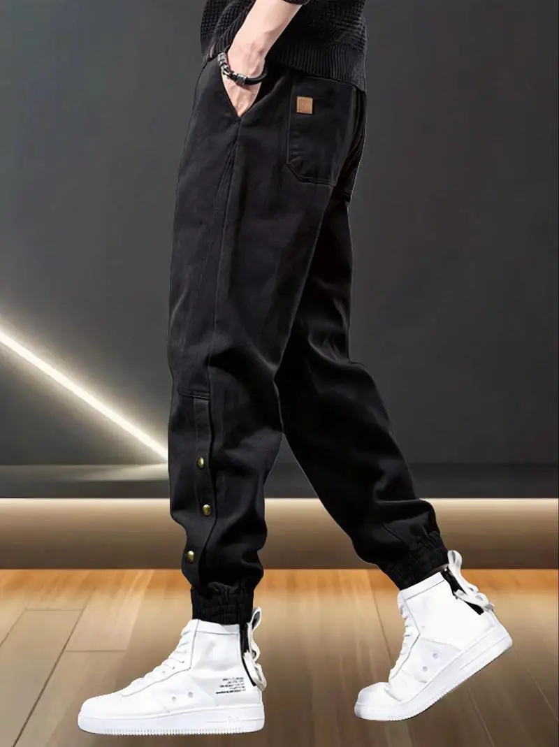 男士的黑色裤子怎么搭配鞋子