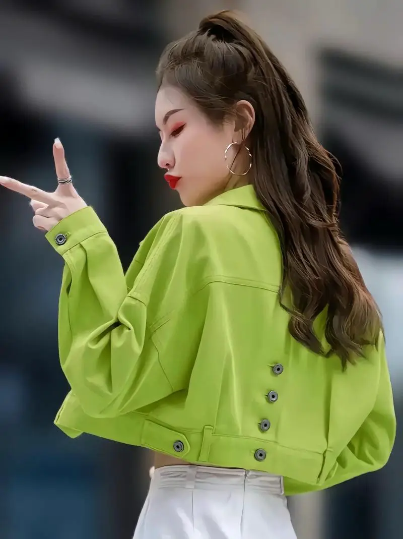 绿色的短外套怎么搭配