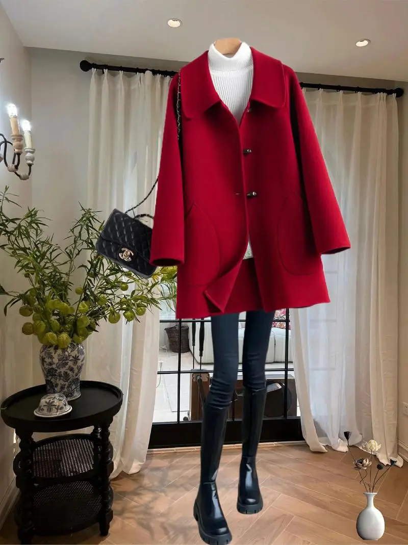红色大衣羊毛大衣怎么搭配