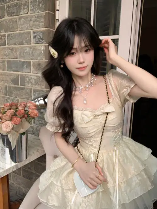 欧根纱蓬蓬袖怎么搭配