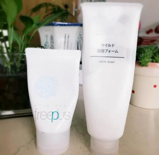 露娜配洗面奶怎么用