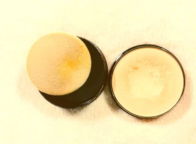 蜜丝佛陀粉饼最新款真假