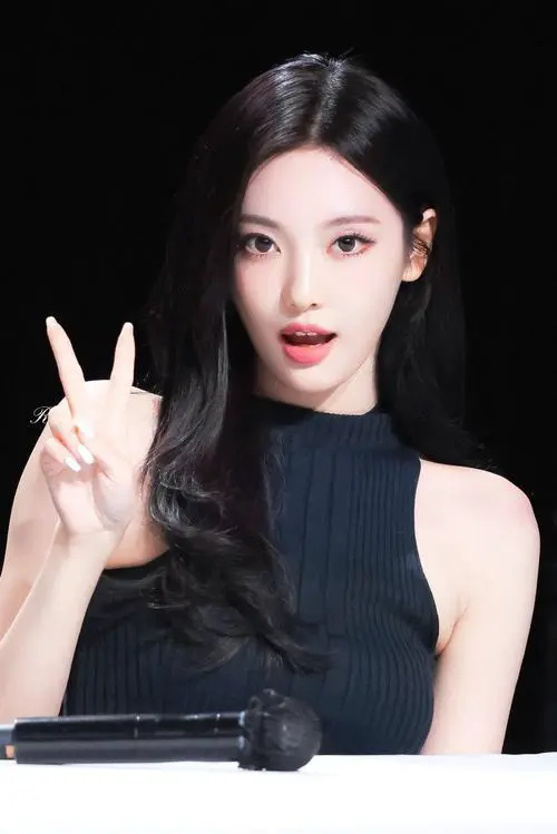 美宝莲最新代言人是谁