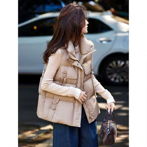 冬季无袖大衣怎么搭配衣服