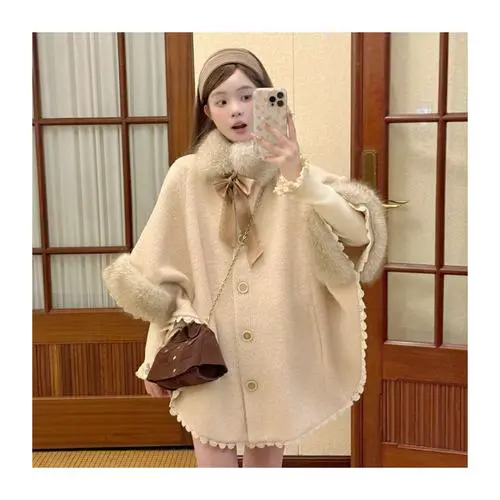 冬季斗篷衣服怎么搭配