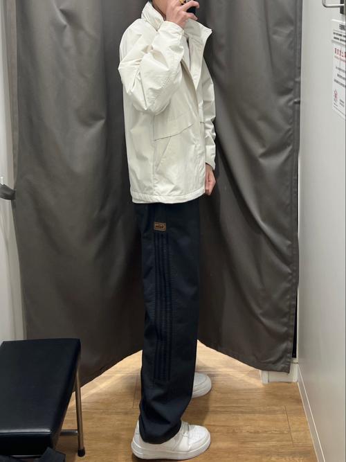 男条纹厚长外套怎么搭配什么裤子图片