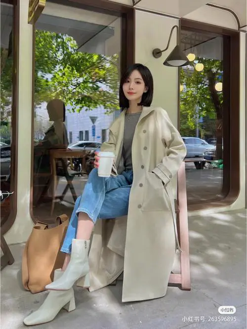 冬天白色靴子怎么搭配衣服图片