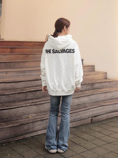 白帽子怎么搭配衣服好看图片欣赏