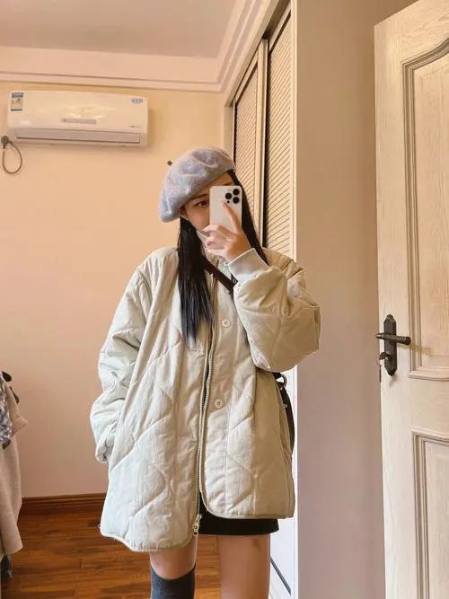 短棒球棉衣怎么搭配裤子好看