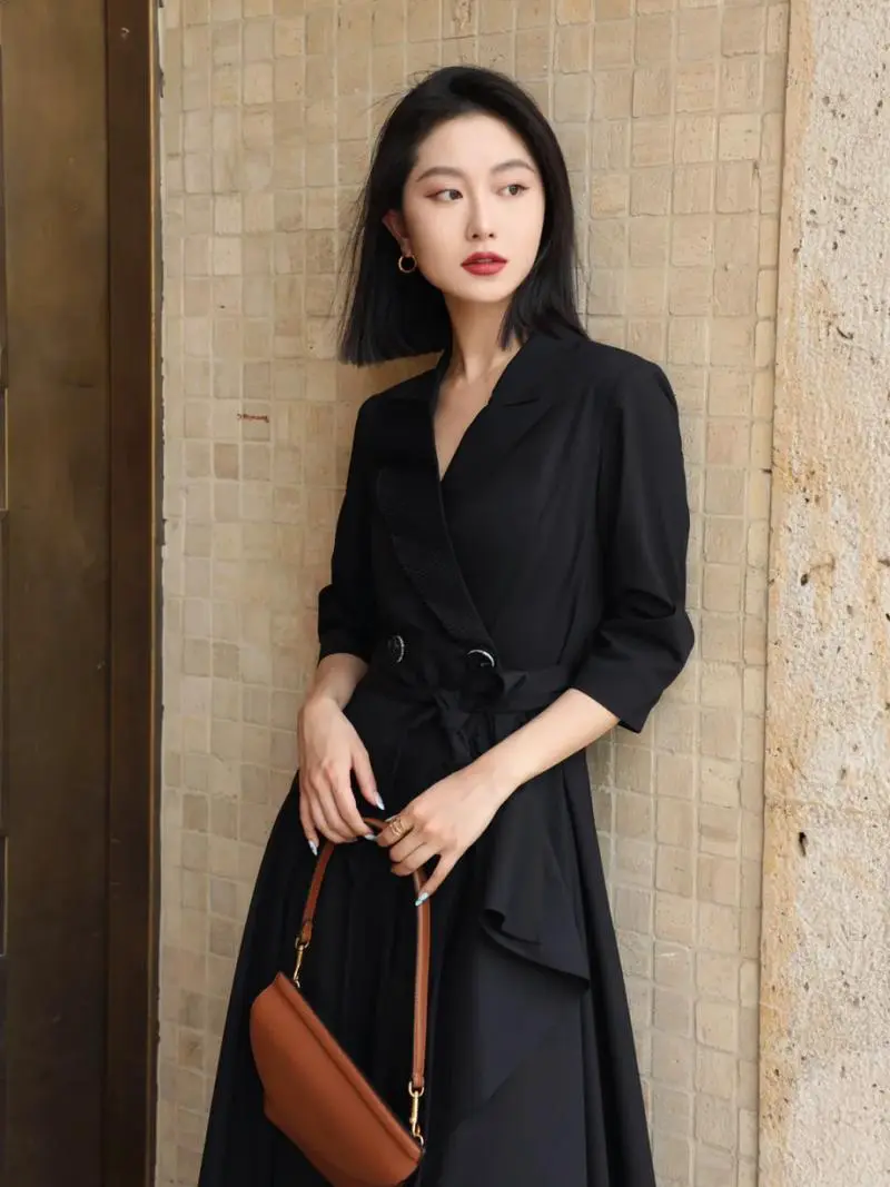 女生黑色的鞋子怎么搭配衣服