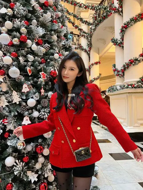 橘红色外套里面怎么搭配图片欣赏