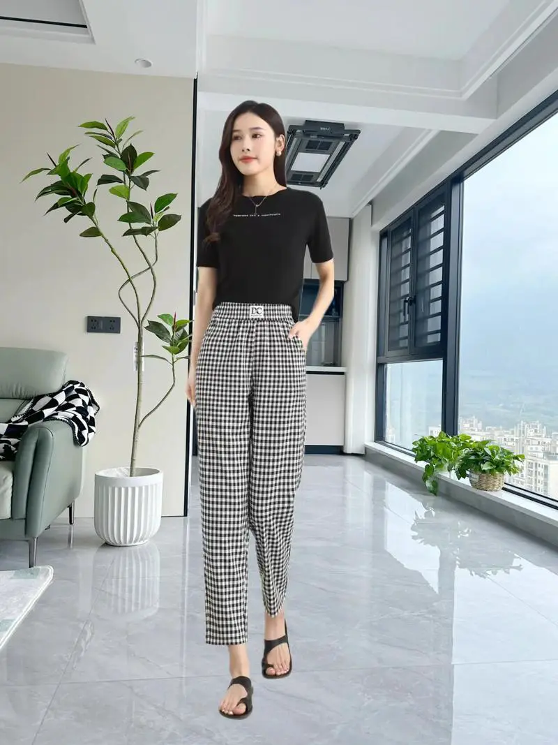 格子哈伦裤怎么搭配上衣图片