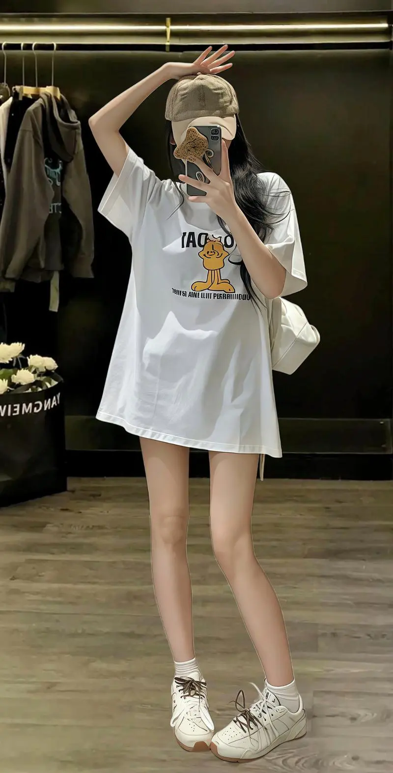 过臀短袖怎么搭配图片