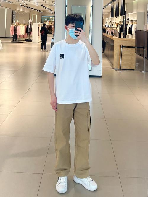 个子高的男生怎么搭配衣服好看图片