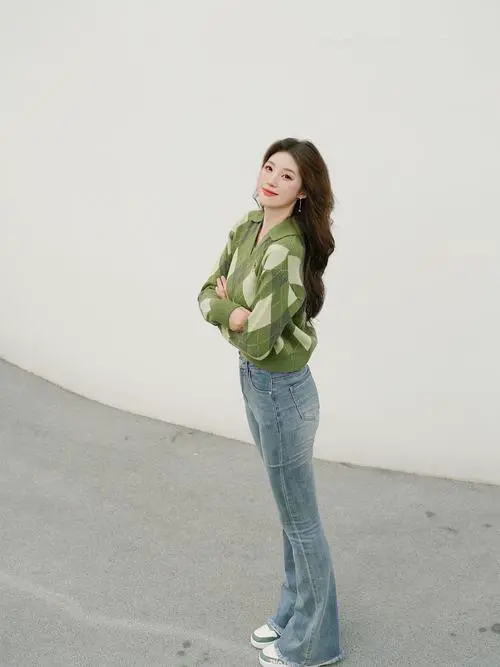 绿色格纹西装怎么搭配