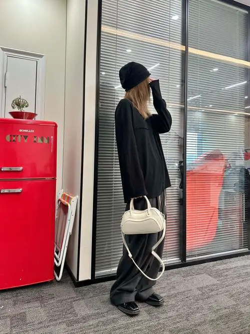 白色中包怎么搭配