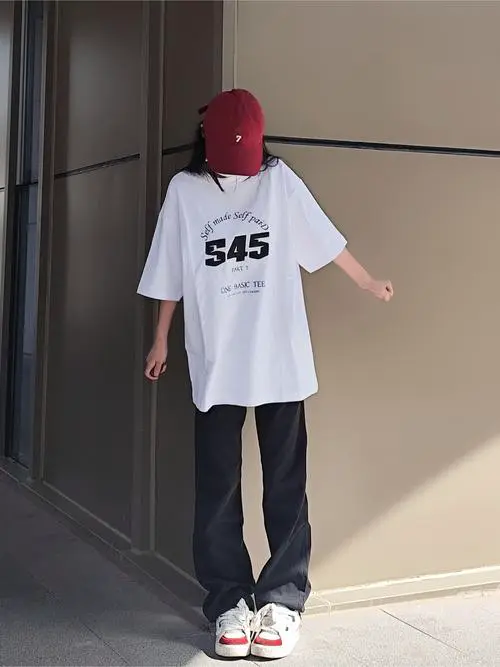 白t黑裤子怎么搭配