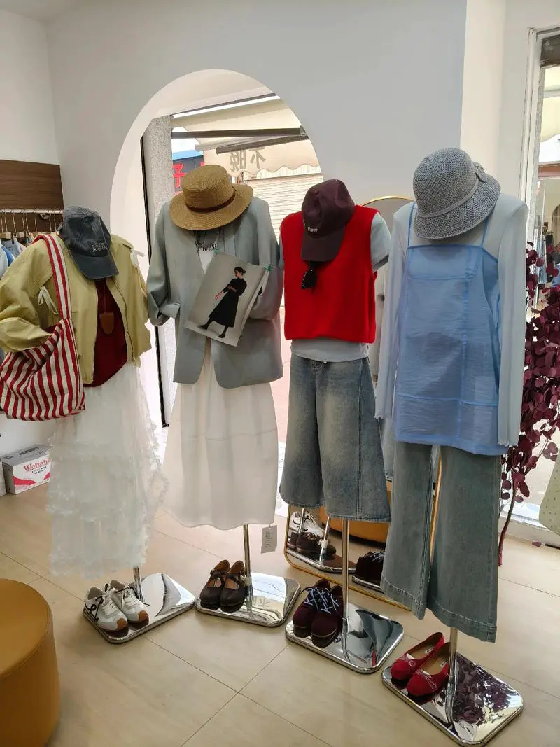 怎么卖衣服和搭配好看图片