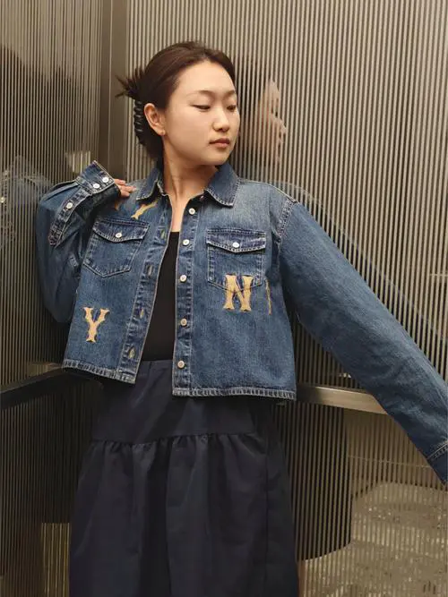 上身短衣服怎么搭配