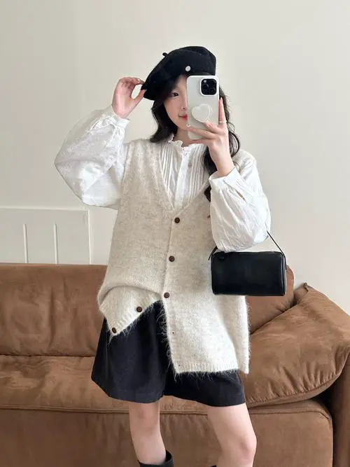 马甲毛衣中款外套怎么搭配