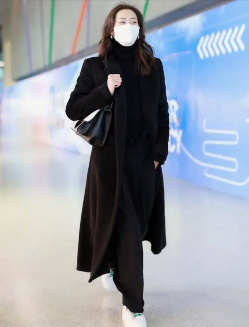 大绒裤子怎么搭配什么外套