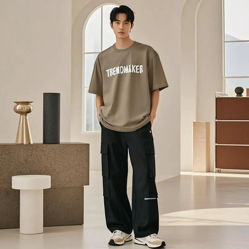 银色短袖怎么搭配衣服