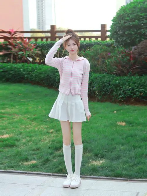 学生袜该怎么搭配衣服