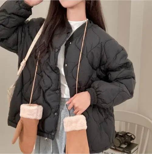 冬季无袖大衣怎么搭配衣服