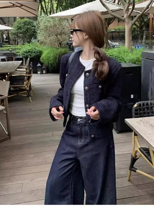 藏蓝色薄风衣怎么搭配图片大全