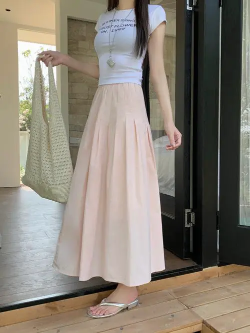 怎么搭配纯色半身长裙