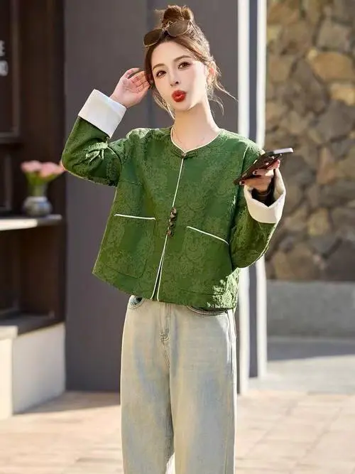 短款外套绿色怎么搭配图片欣赏