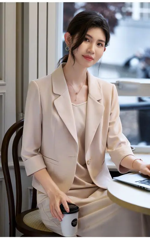 西装女生外套怎么搭配衣服图片