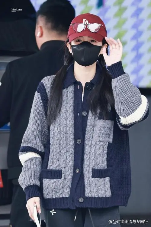 白帽子要怎么搭配衣服好看图片大全