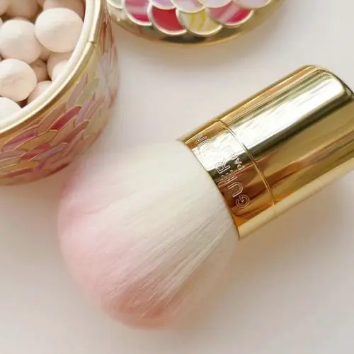 最新包装的娇兰散粉球