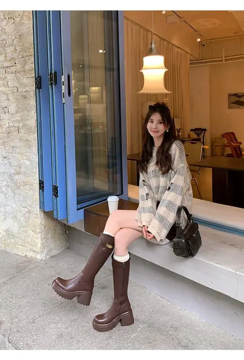 大粗跟靴子怎么搭配衣服图片