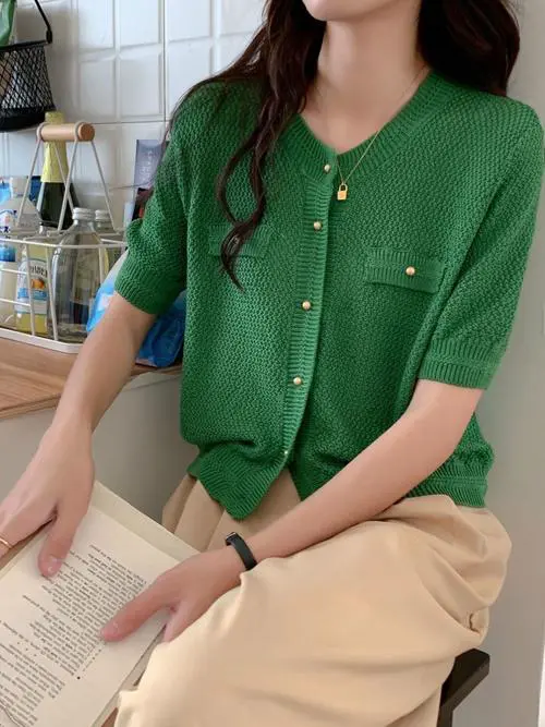 绿色韩版短袖怎么搭配裤子