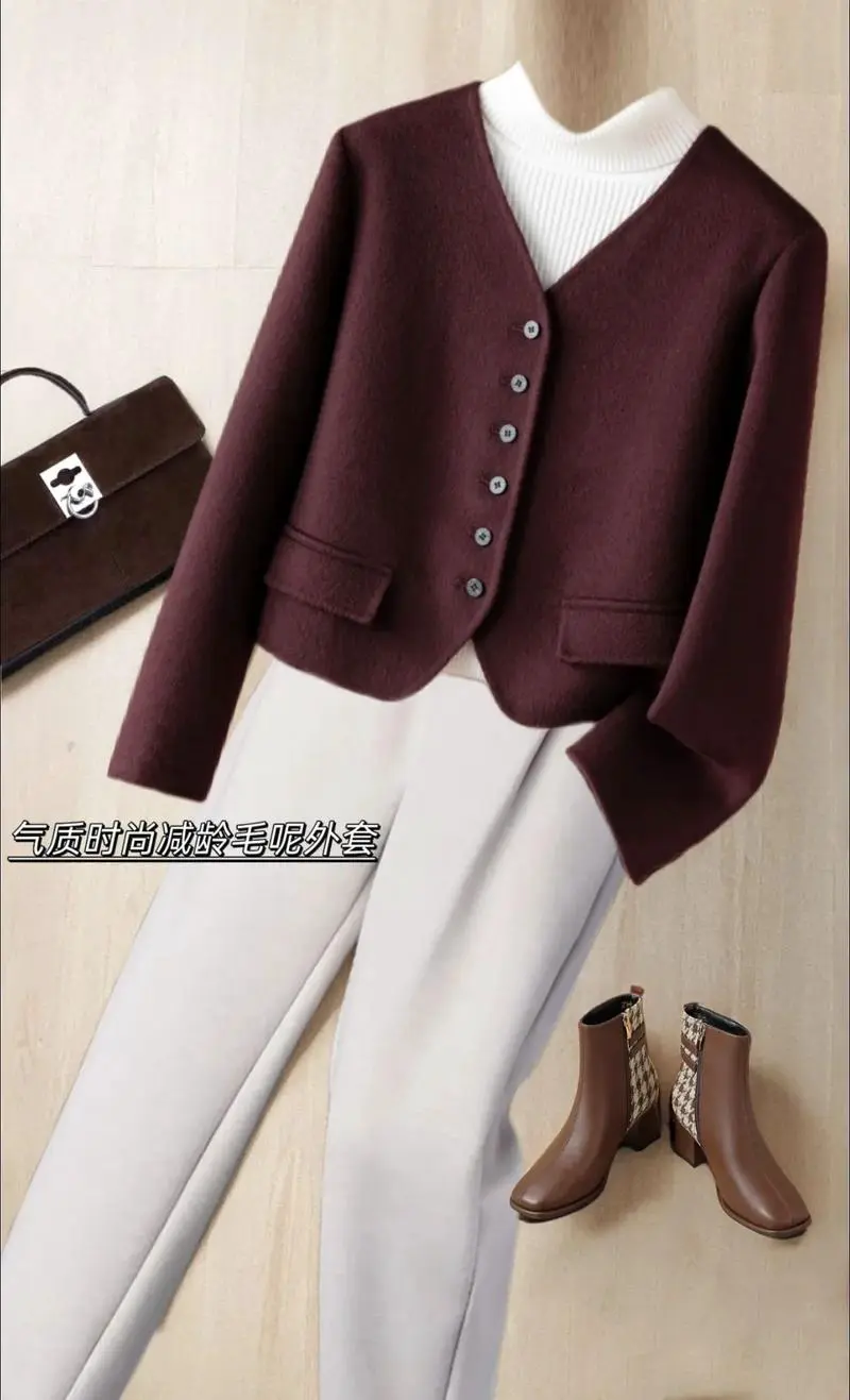 短款红羊绒大衣怎么搭配什么围巾好看