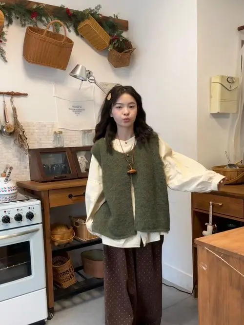 马甲毛衣中款外套怎么搭配什么裤子