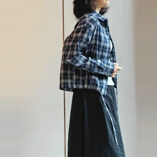 女款黑白小格子衬衫怎么搭配