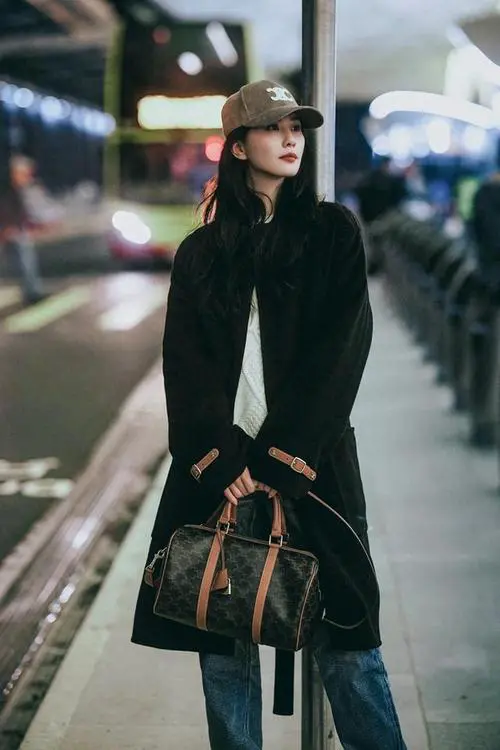 黑色外套 裤子怎么搭配鞋子图片欣赏