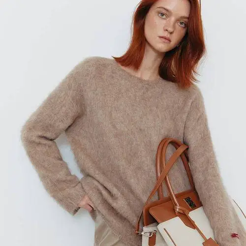 v领毛衣下身怎么搭配外套