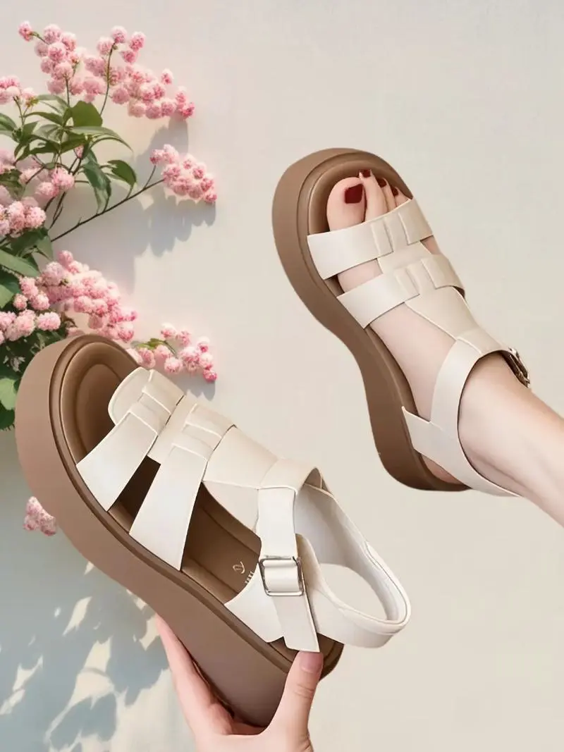 登山凉鞋怎么搭配