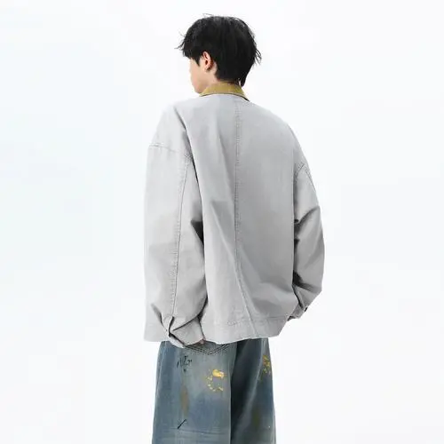 男式白外套怎么搭配