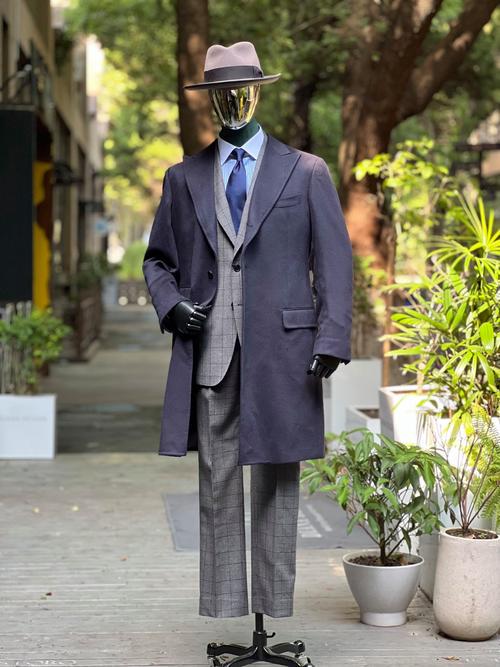 长款男士外套怎么搭配衣服