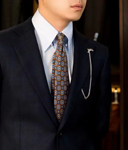 格纹西装怎么搭配