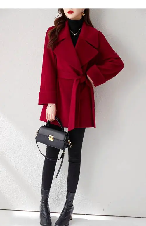 短款红羊绒大衣怎么搭配图片欣赏