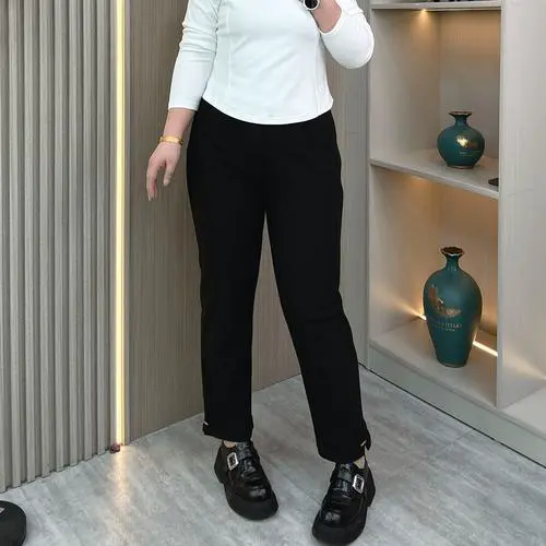 大绒裤子怎么搭配