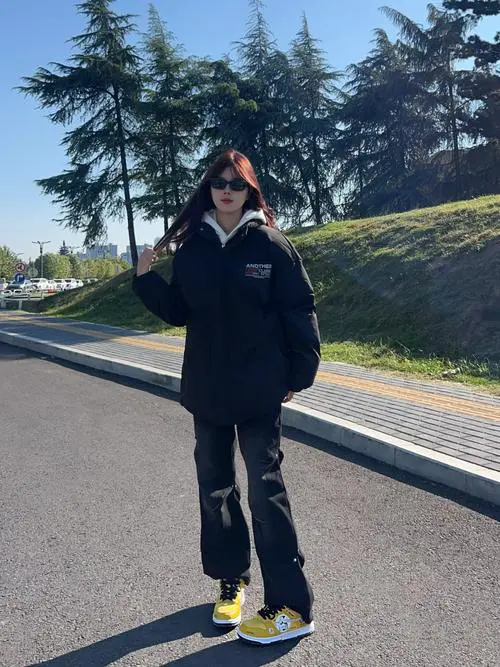 板鞋要怎么搭配衣服好看吗