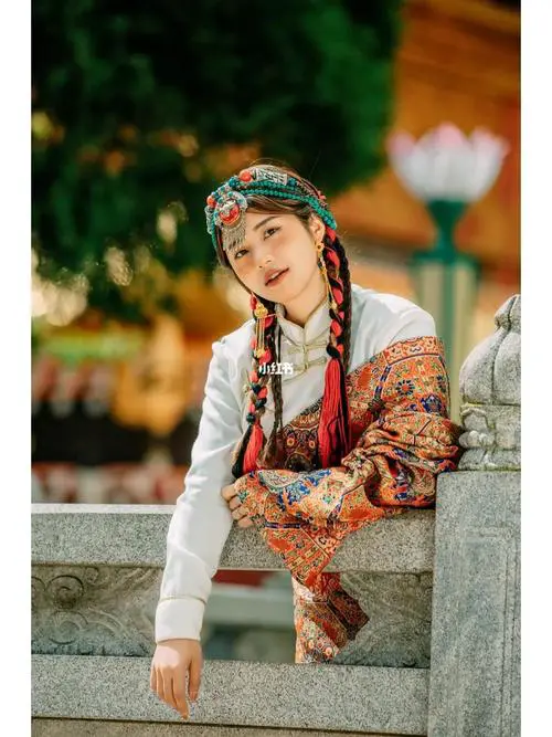 藏装服装短发怎么搭配图片欣赏