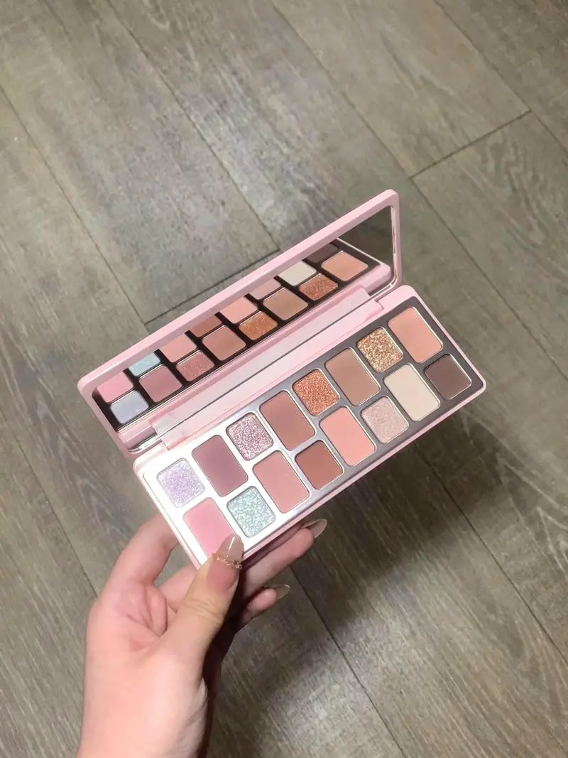 化妆品彩妆眼影最新品